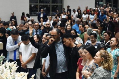 Culto “Alcance Almas” reúne fiéis em noite memorável e leva 52 pessoas à decisão por Cristo em Gurupi