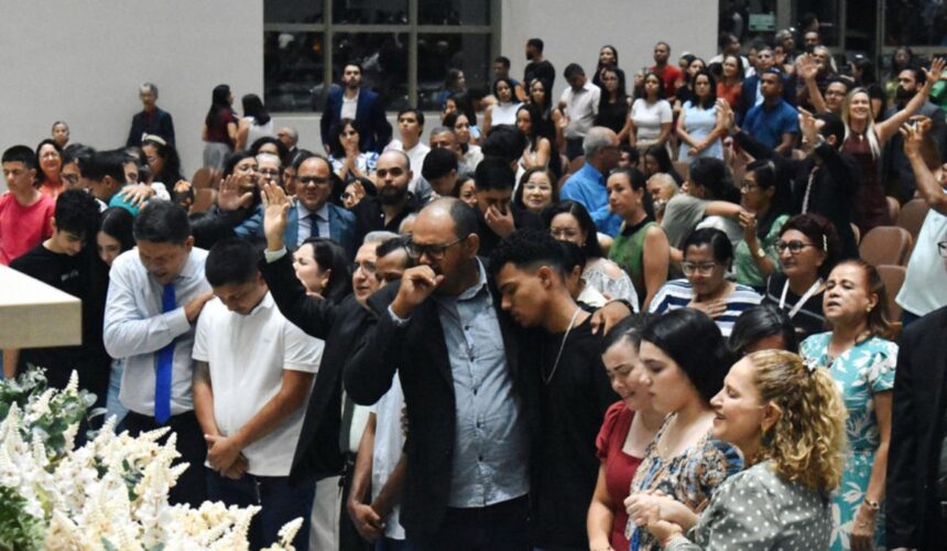 Culto “Alcance Almas” reúne fiéis em noite memorável e leva 52 pessoas à decisão por Cristo em Gurupi