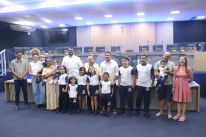 Prefeitura de Gurupi realiza entrega simbólica dos uniformes escolares da rede municipal